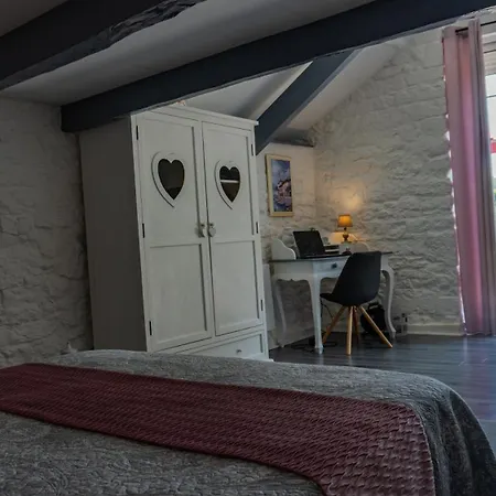 Ancienne grange rénovée avec piscine *