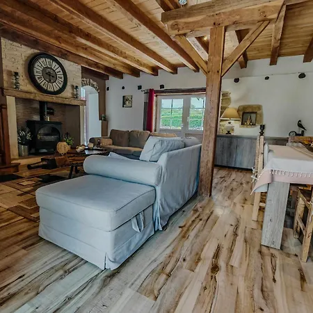 Ancienne Grange Renovee Avec Piscine بيت للعطل *