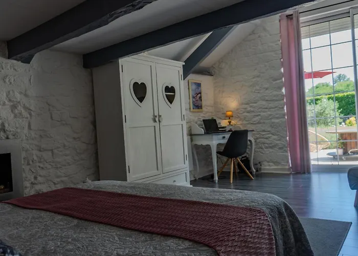 Ancienne grange rénovée avec piscine *